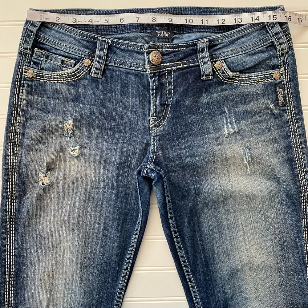 Silver Jeans Twisted Capri Distressed Denim Women’s Size W29